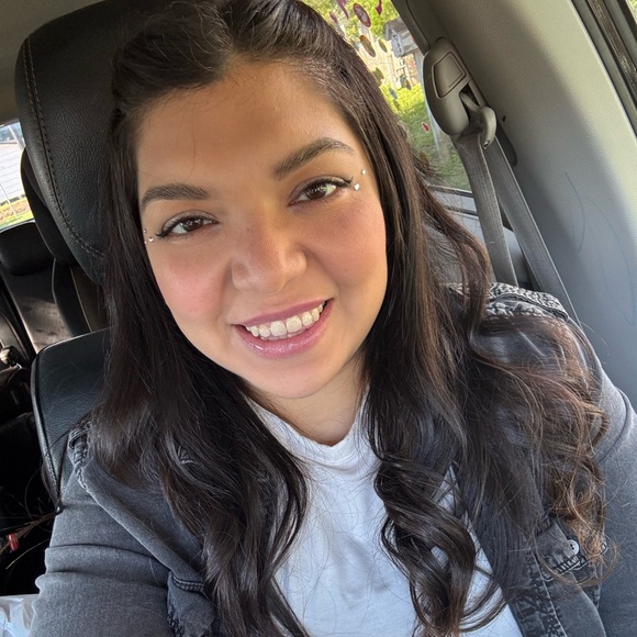 Meet your Posher, Lidia - Picture 1 of 1